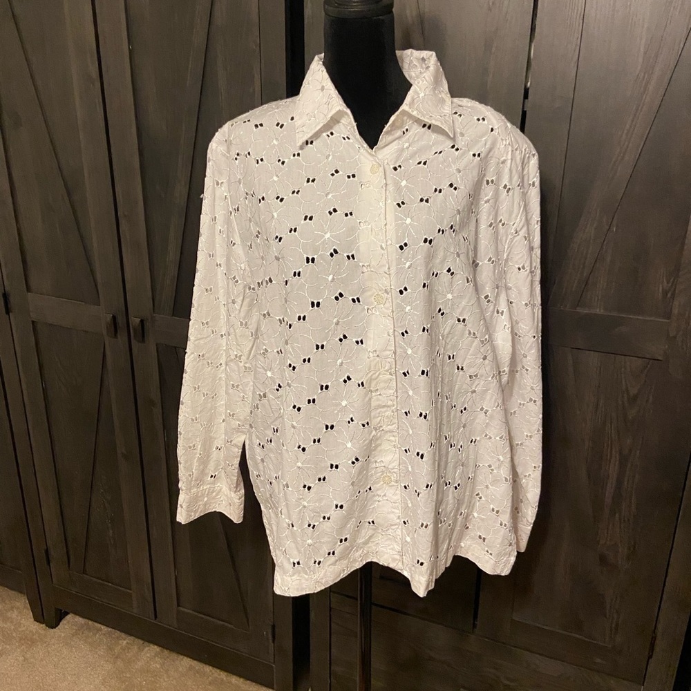 Draper’s & Damon’s Ladies Button Down Collared Eyelet Blouse, Size PXL W…